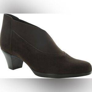 Munro Brown Francee Booties Size 9.5 N